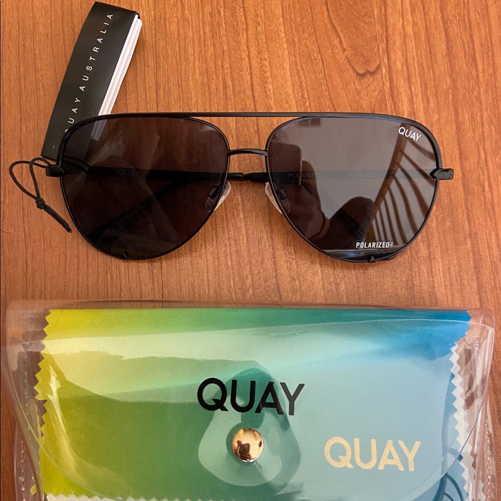 NWT! QUAY HIGH KEY SUNGLASSES BLACK/SMOKE